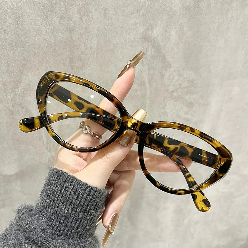 Trendy Cat-Eye Glasses for Unisex Street Fashion Accessories