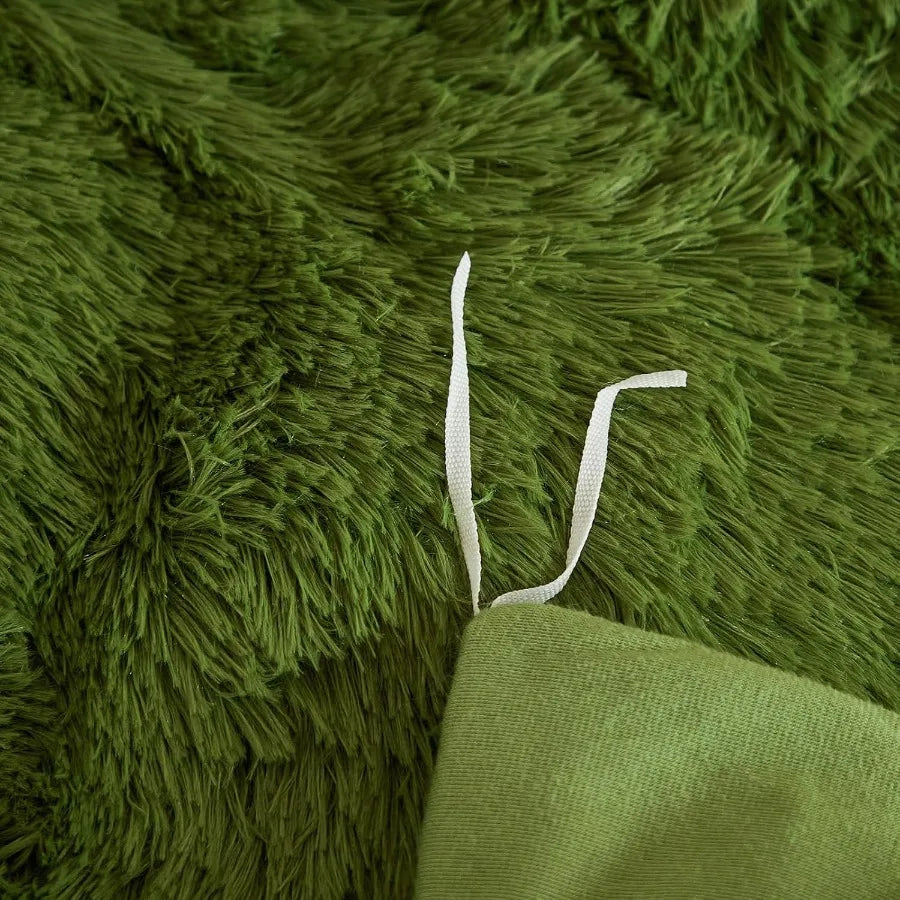 Luxurious Green Fuzzy Duvet Cover Set | Cozy 3-Piece Bedding