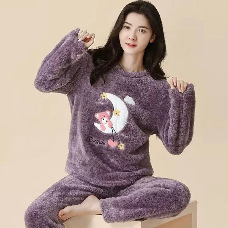 Cozy Women’s Winter Pajamas Set | Cute Cartoon Grizzly Bear Design