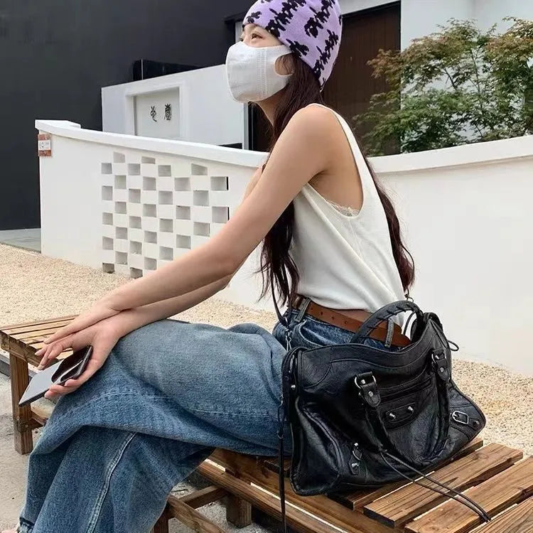 Trendy Women's City Tote Bag | Classic Y2K Street Fashion