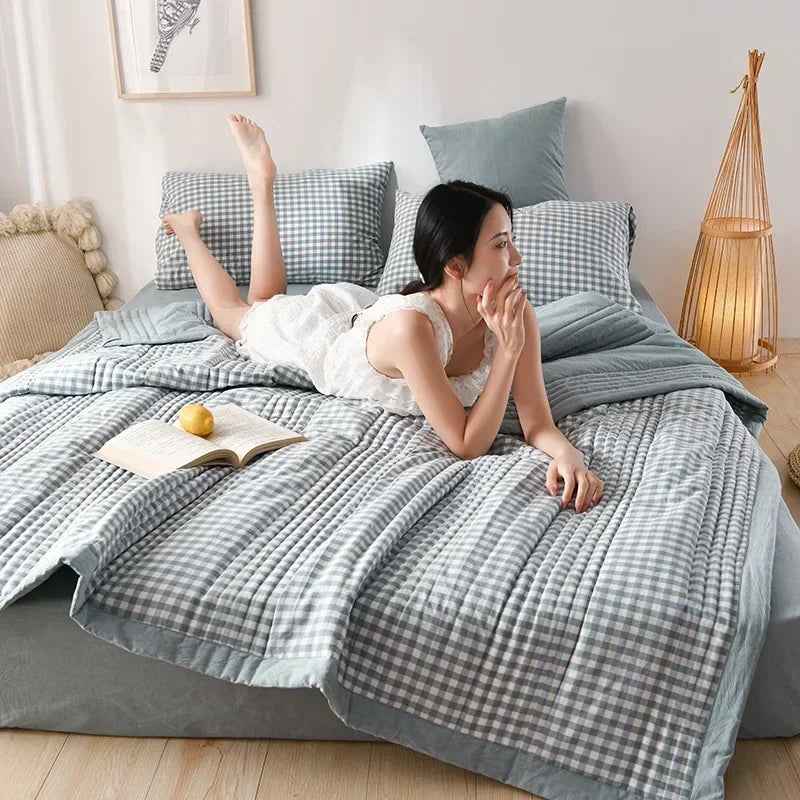 Quilted Spring Summer Quilt | Soft Comfortable Queen Size Blanket