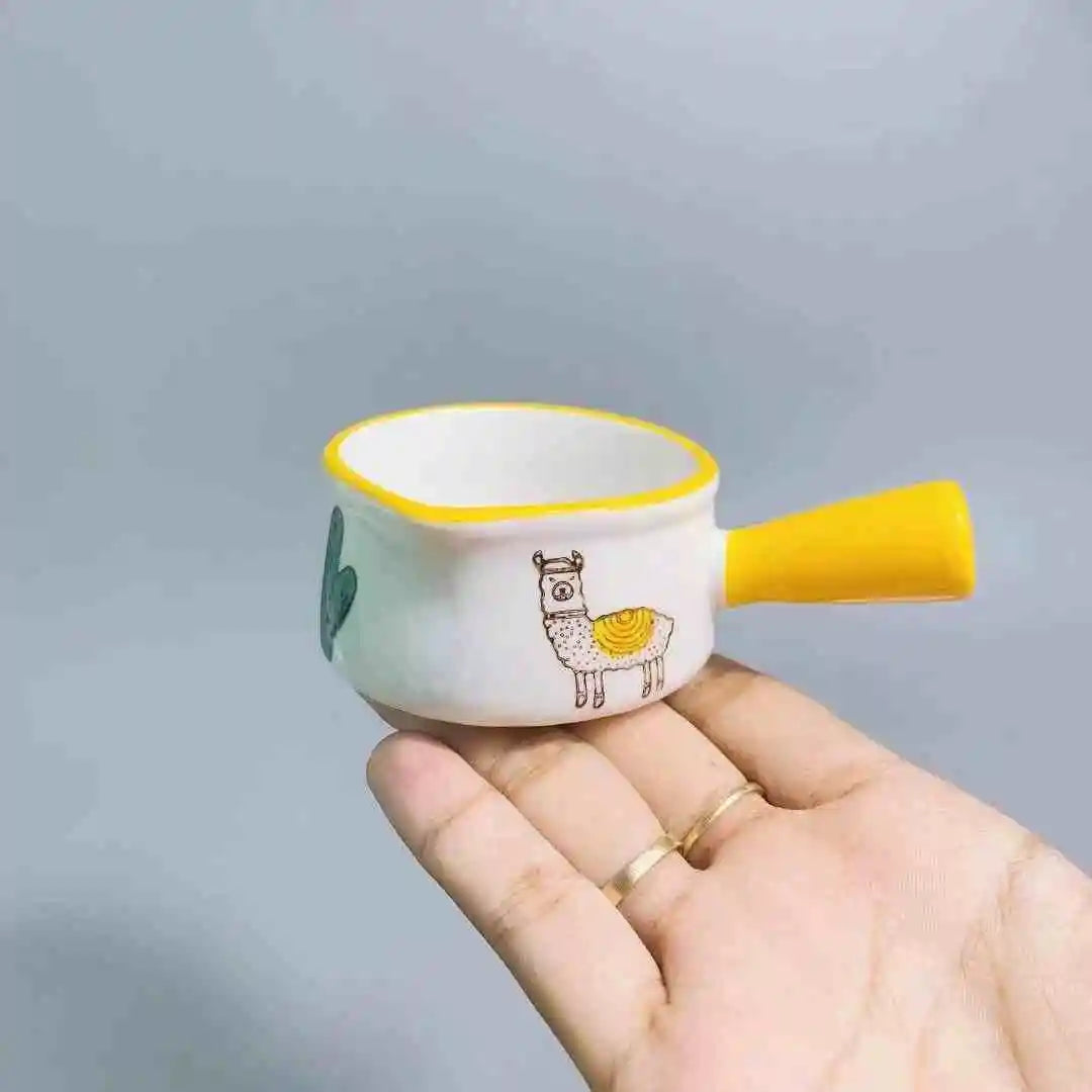 Coffee and milk seasoning dish, creative and cute ceramic milk cup, 50ml mini milk pot with seasoning handle