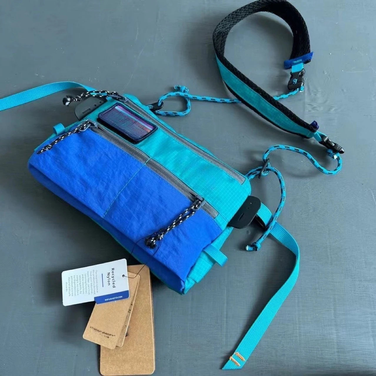 New Bata men's and women's sports envelope bag, fishing bag, versatile shoulder bag, workwear, mobile phone, small shoulder bag