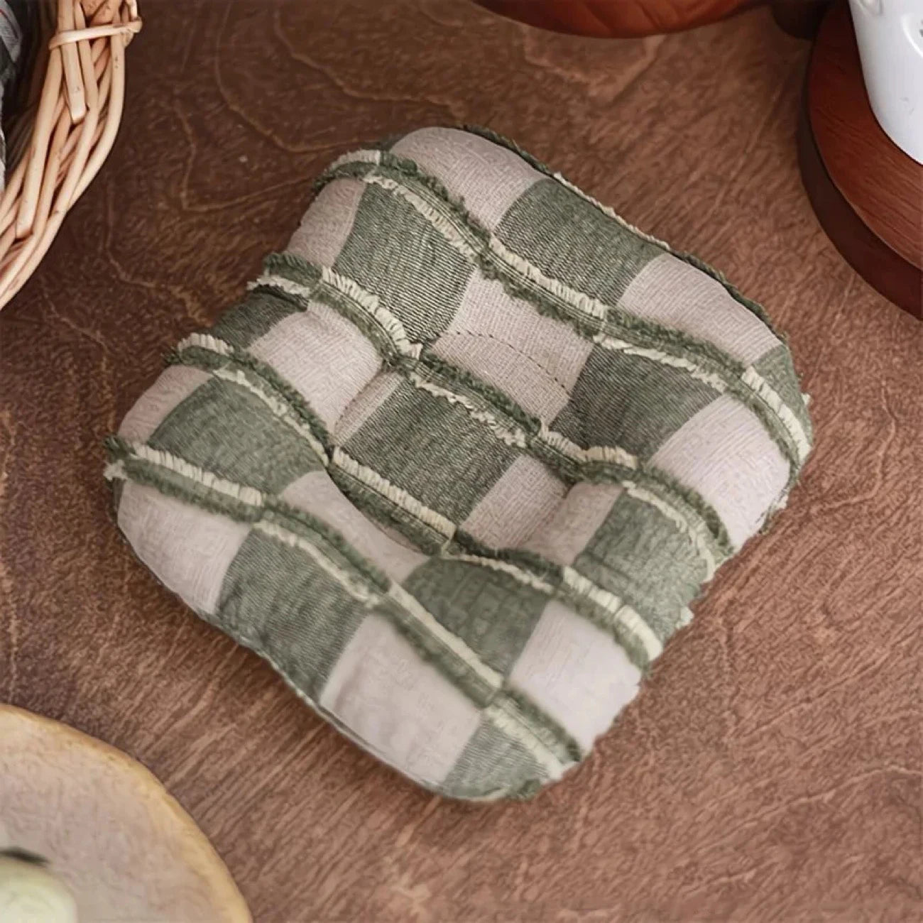 Japanese Fabric Coaster Retro Grid Square Cup Mat 100% Cotton with Filling Heatproof Durable Tea Coffee Cup Pad Placemats