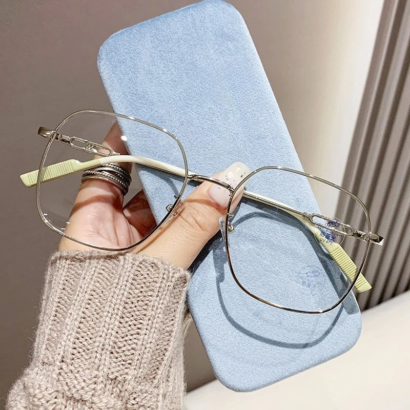 Ultra Light Anti Blue Light Glasses | Stylish Myopia Eyewear