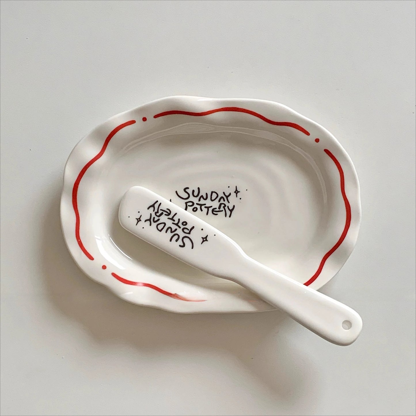 Ceramic Oval Breakfast Dessert Plate with Butter Knife | Multifunctional