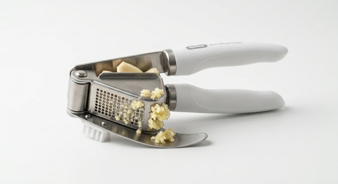 Why Every Kitchen Needs a Multifunctional Garlic Press: Culinary Game Changer! 🧄