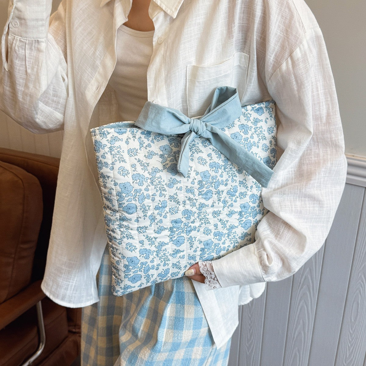 Floral Fabric Cosmetic Bag | Chic Storage Solution for Beauty Essentials