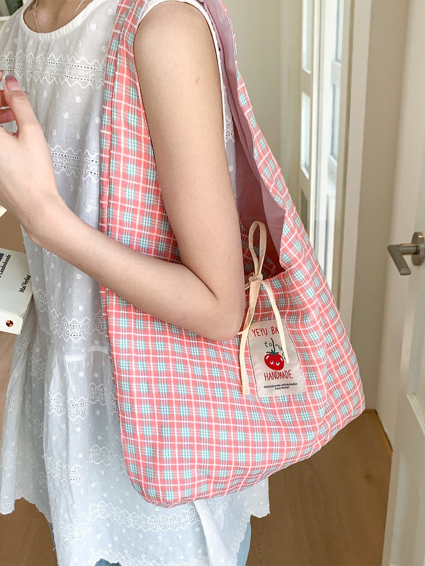 Stylish Canvas Bag | Versatile & Spacious Everyday Tote