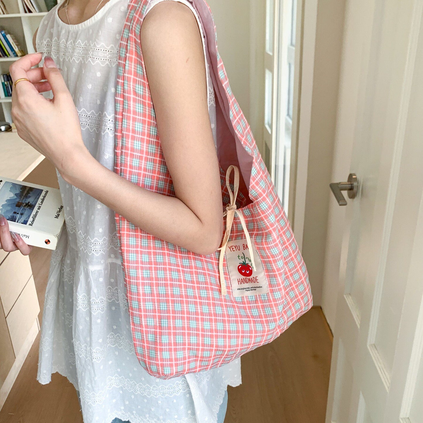Stylish Canvas Bag | Versatile & Spacious Everyday Tote