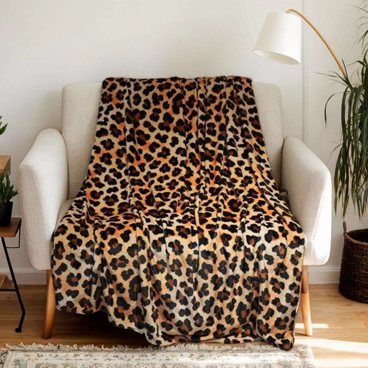 Trendy Leopard Fleece Blanket | Super Soft Cozy Throw for Home