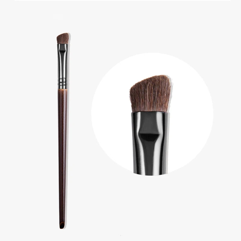 Natural Goat Hair Eyeshadow Brush | Flawless Makeup Application