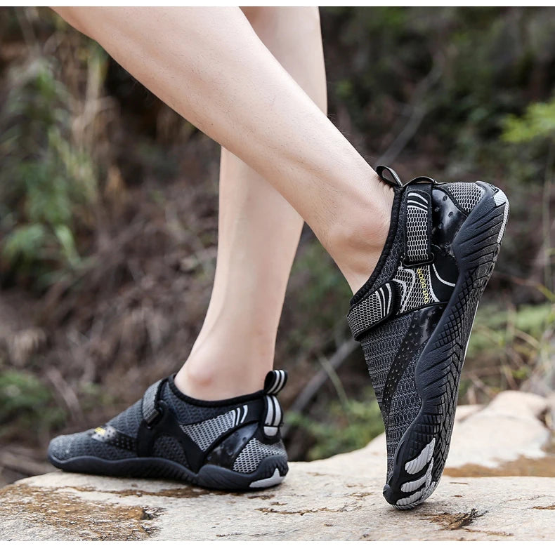 Unisex Swimming Water Shoes Men Barefoot Outdoor Beach Sandals Upstream Aqua Shoes Plus Size Nonslip River Sea Diving Sneakers