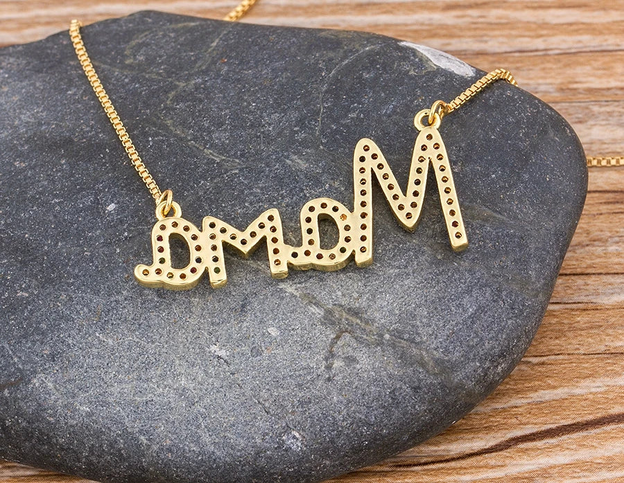 Elegant Customizable Letter Name Pendant Necklace for Women