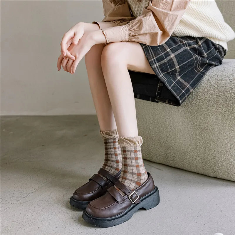Cute Women's Floral Embroidered Crew Socks | Vintage-Inspired Style