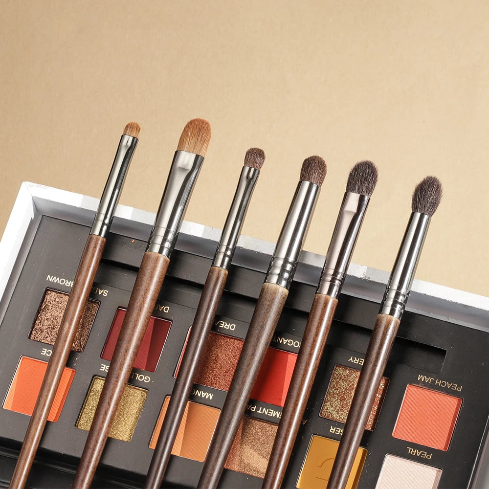 Natural Goat Hair Eyeshadow Brush | Flawless Makeup Application
