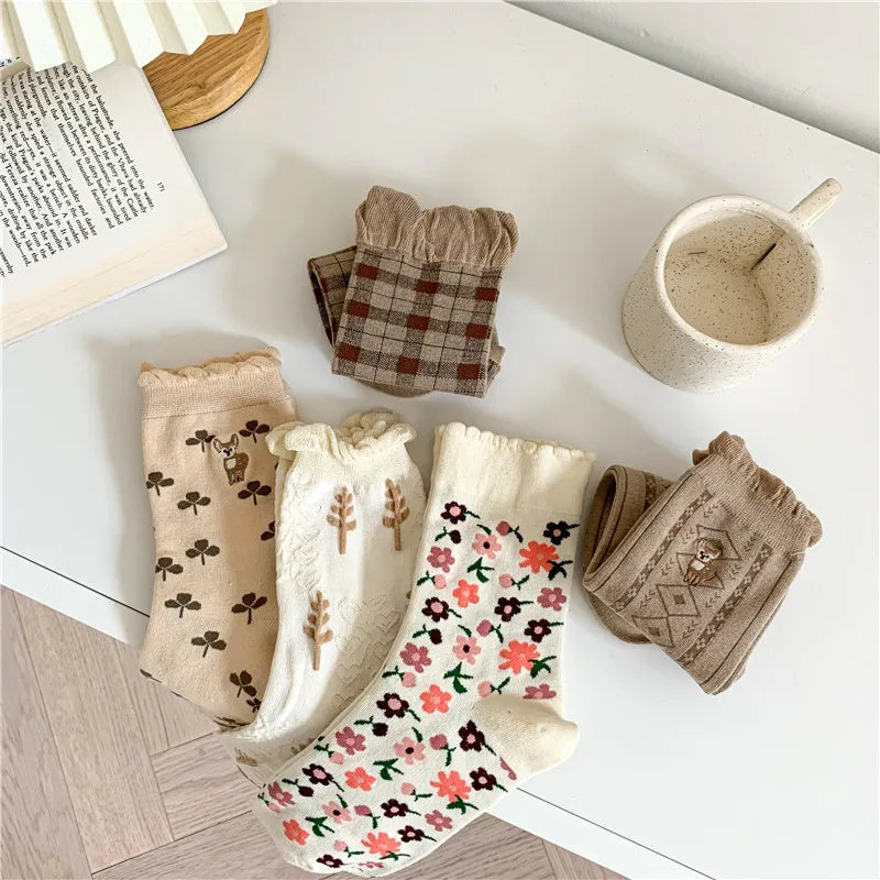 Cute Women's Floral Embroidered Crew Socks | Vintage-Inspired Style