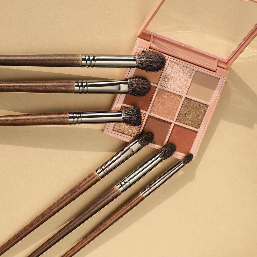Natural Goat Hair Eyeshadow Brush | Flawless Makeup Application