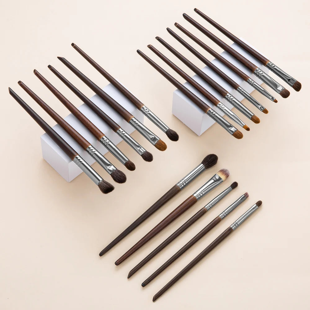 Natural Goat Hair Eyeshadow Brush | Flawless Makeup Application