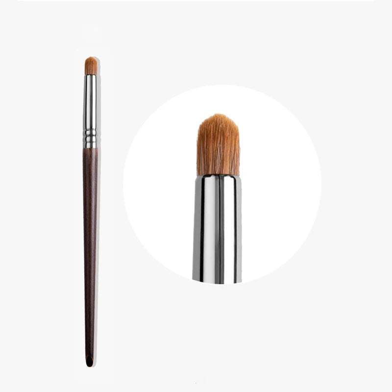 Natural Goat Hair Eyeshadow Brush | Flawless Makeup Application