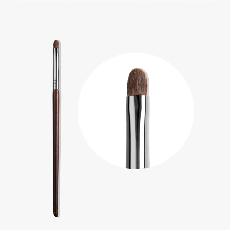 Natural Goat Hair Eyeshadow Brush | Flawless Makeup Application