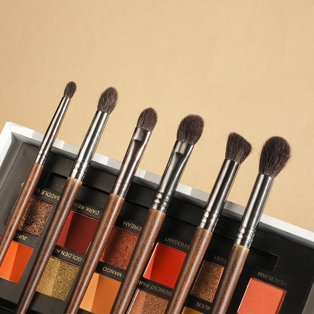 Natural Goat Hair Eyeshadow Brush | Flawless Makeup Application