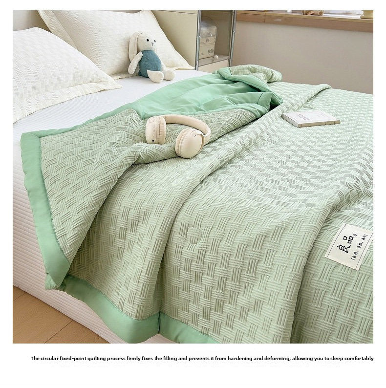 Lightweight Summer Waffle Quilt | Ideal for Home & Dorm