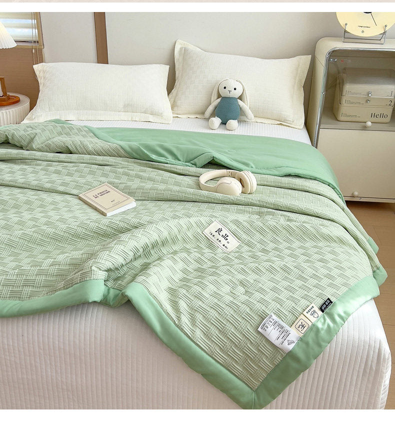 Lightweight Summer Waffle Quilt | Ideal for Home & Dorm