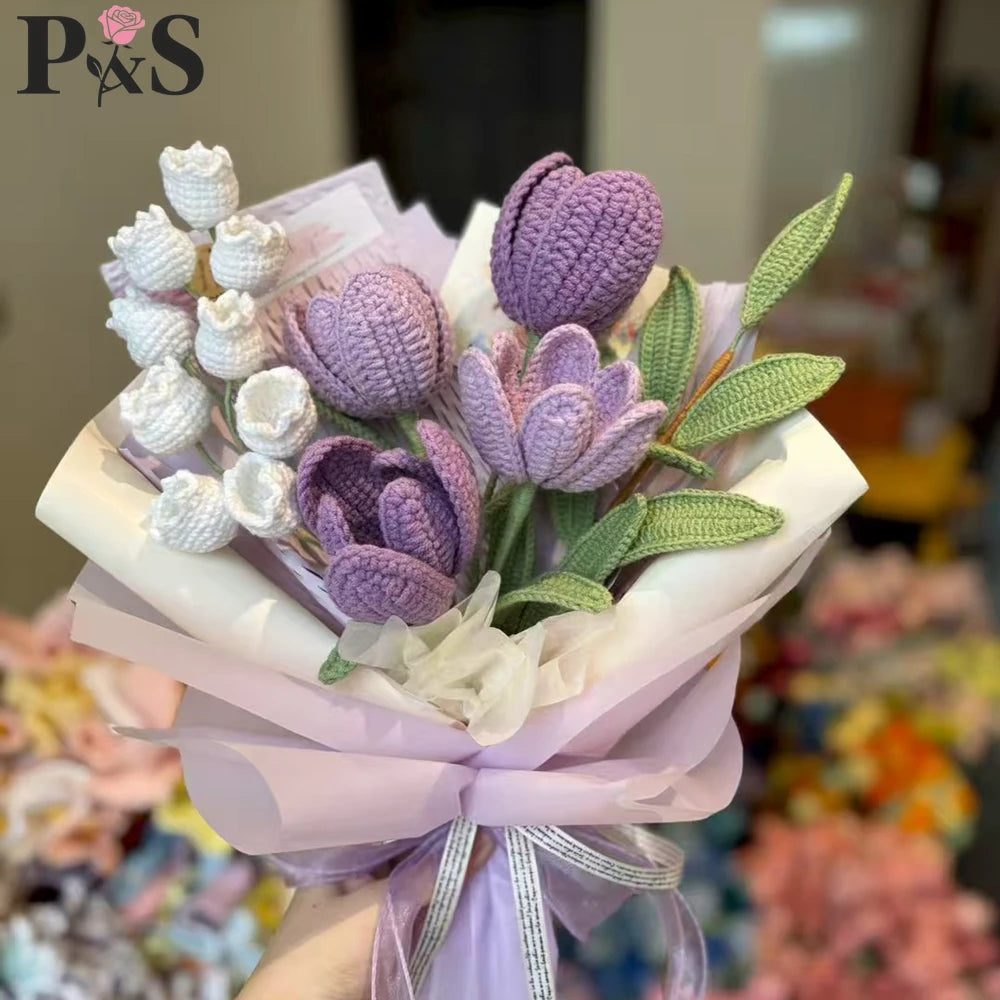 Ramo de flores de tulipanes morados de ganchillo de lujo hechos a mano para el hogar