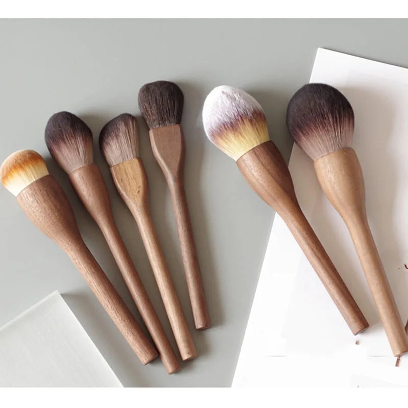 Large Retro Wood Powder Brush | Luxurious Honey Makeup Brush