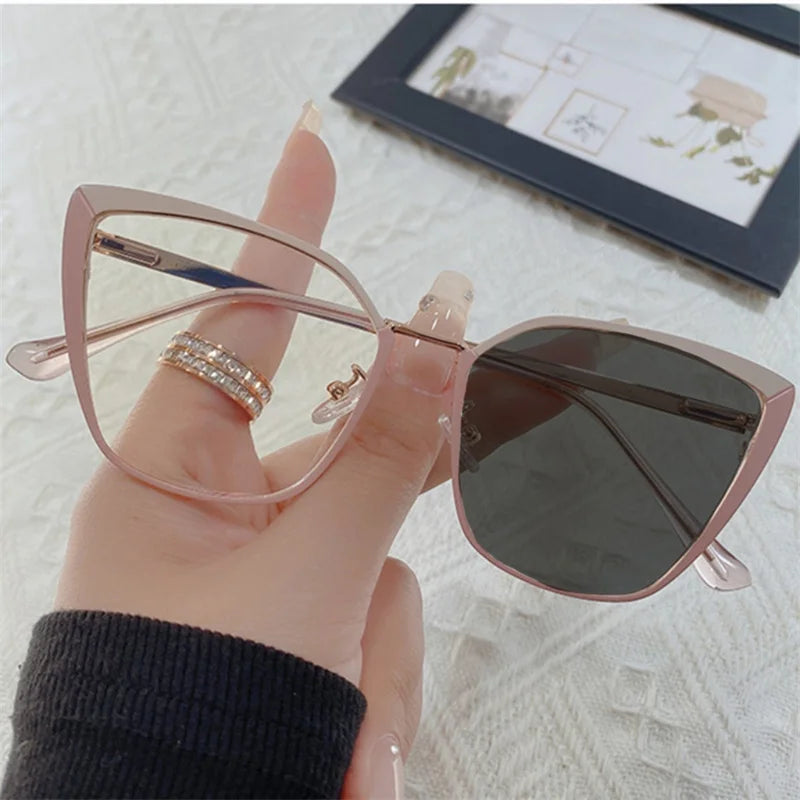 Retro Cat Eye Photochromic Reading Glasses for Women | Anti Blue Light