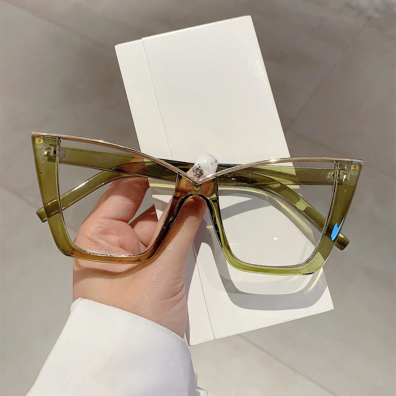 Chic Oversized Cat Eye Glasses | Stylish Blue Light Blocking Eyewear