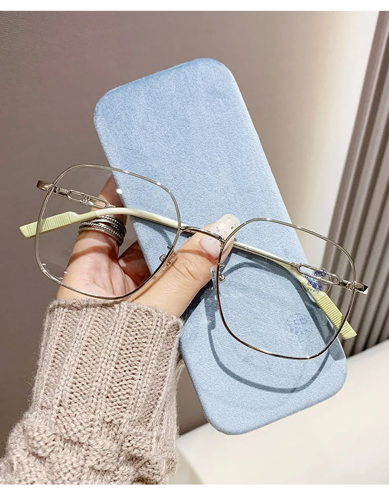 Ultra Light Anti Blue Light Glasses | Stylish Myopia Eyewear