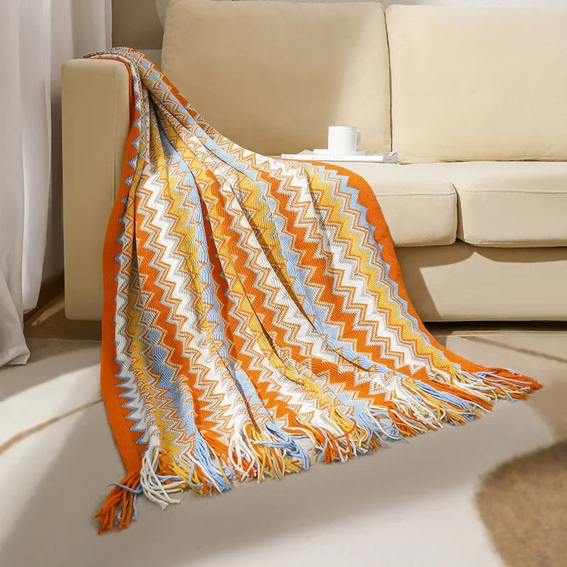 Elegante manta boho ligera de color rojo óxido