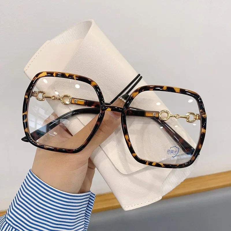 Fashionable Large Frame Myopia Glasses with Anti Blue Light and Anti Radiation High-definition Women's Full Frame Glasses