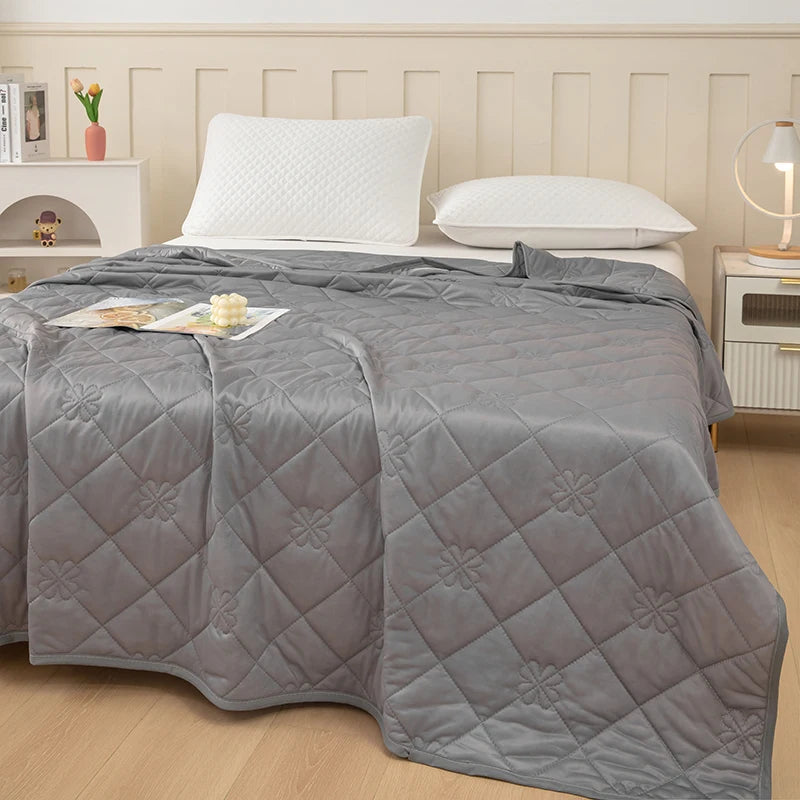 Cooling Silk Summer Quilt | Breathable & Ice Cold Comfort