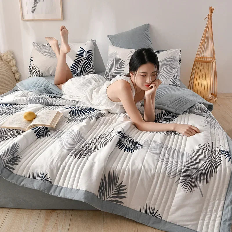 Lightweight Breathable Summer Quilt | Soft Comfortable Blanket
