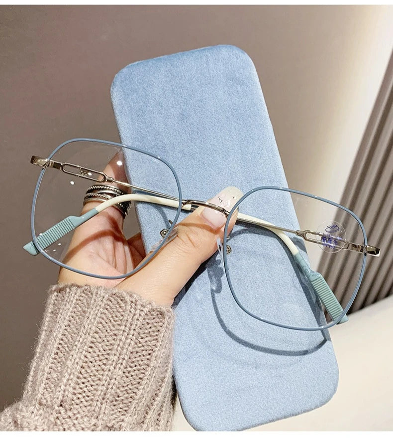 Ultra Light Anti Blue Light Glasses | Stylish Myopia Eyewear