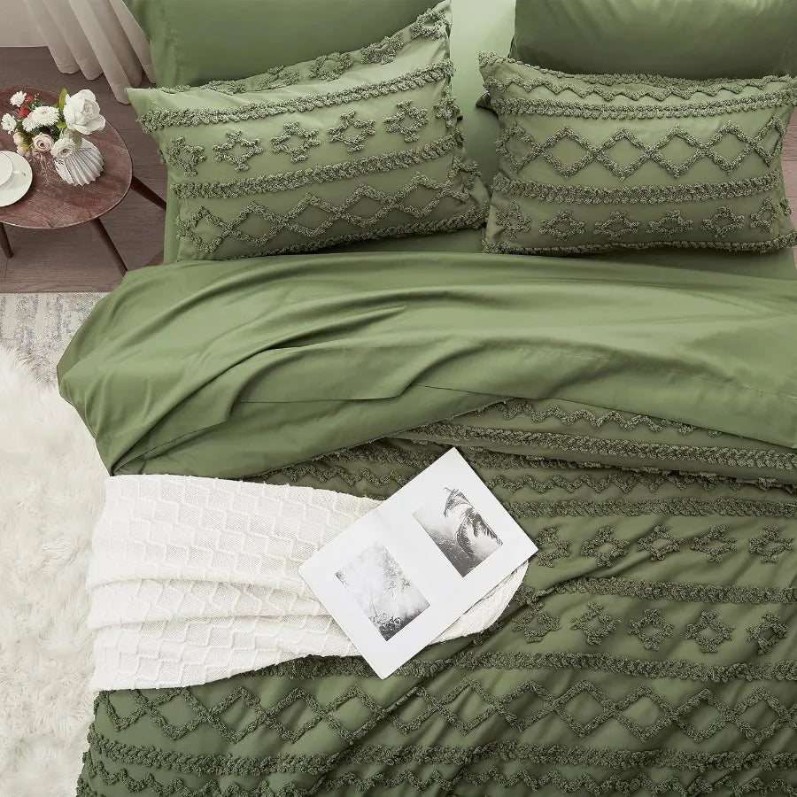 7-Piece Olive Green Tufted Bed-in-a-Bag Set for Modern Bedrooms