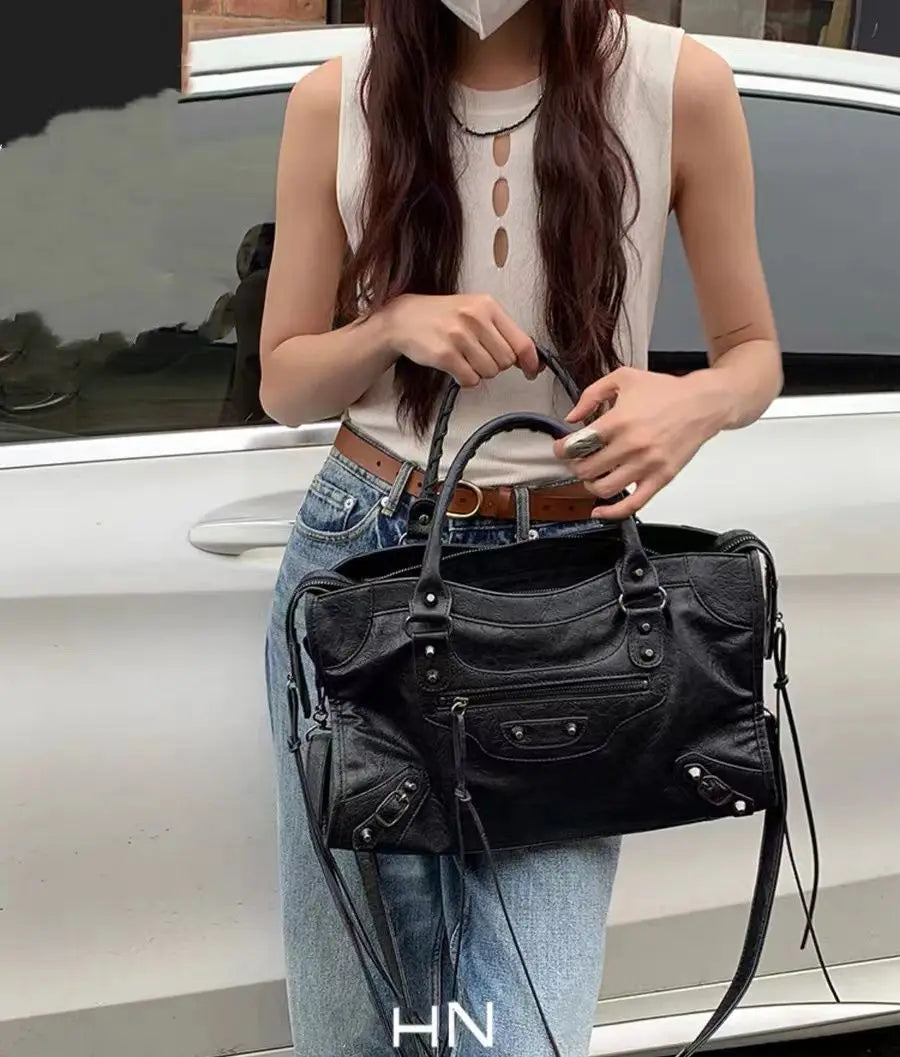 Trendy Women's City Tote Bag | Classic Y2K Street Fashion