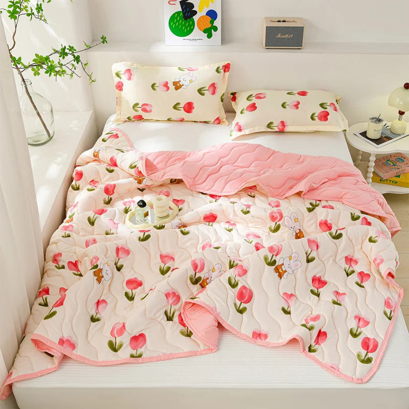 Lightweight Breathable Cooling Summer Quilt | Soft Duvet Comforter