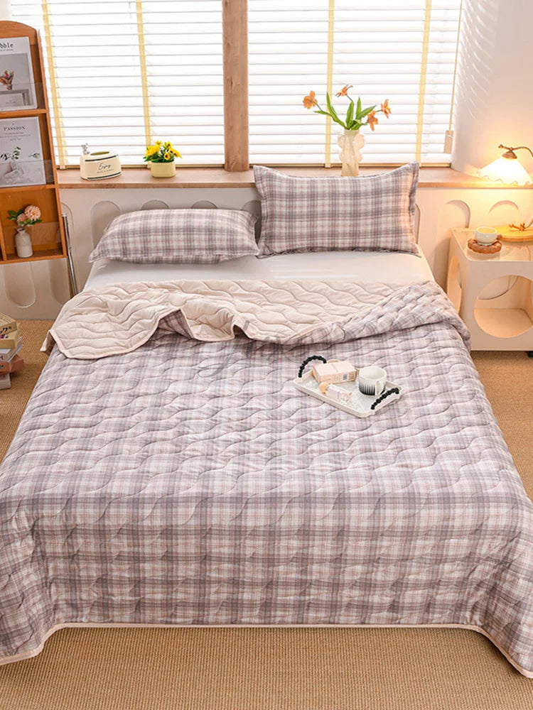 Lightweight Breathable Cooling Summer Quilt | Soft Duvet Comforter