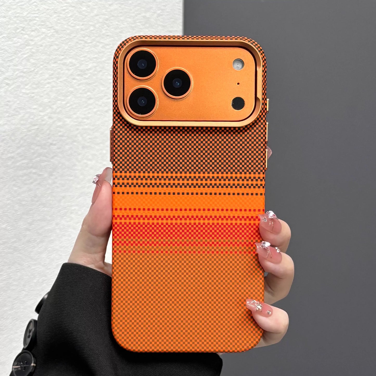 Funda Magnética con Relieve de Carbono y Colores para iPhone 17 Pro Max