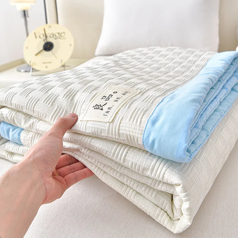 Lightweight Summer Waffle Quilt | Ideal for Home & Dorm