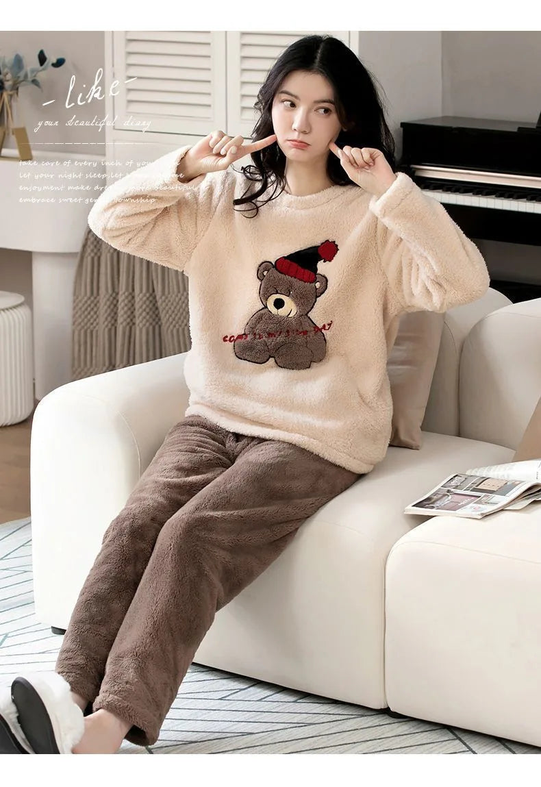 Cozy Women’s Winter Pajamas Set | Cute Cartoon Grizzly Bear Design