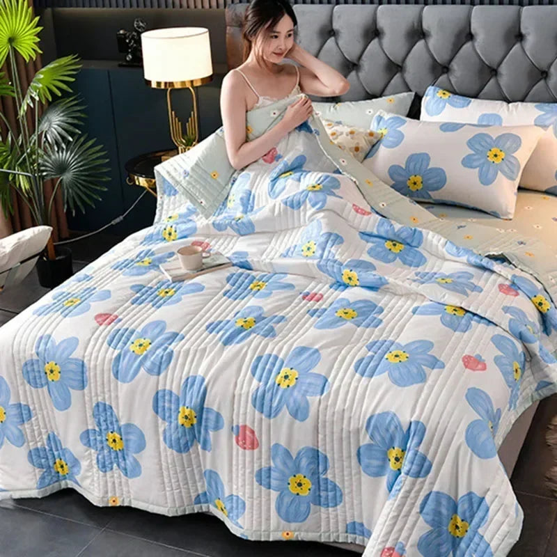 Quilted Spring Summer Quilt | Soft Comfortable Queen Size Blanket