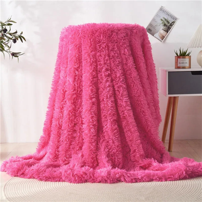 Soft Faux Fur Throw Blanket | Luxurious and Cozy Bedspread