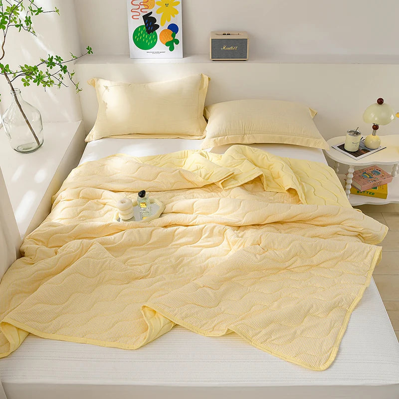 Lightweight Breathable Cooling Summer Quilt | Soft Duvet Comforter