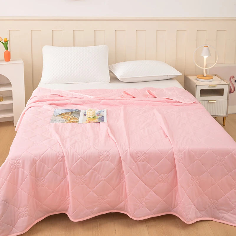 Cooling Silk Summer Quilt | Breathable & Ice Cold Comfort