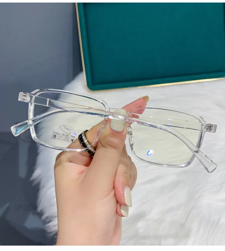 Stylish Myopia Glasses for Women | High-Definition Anti Blue Light